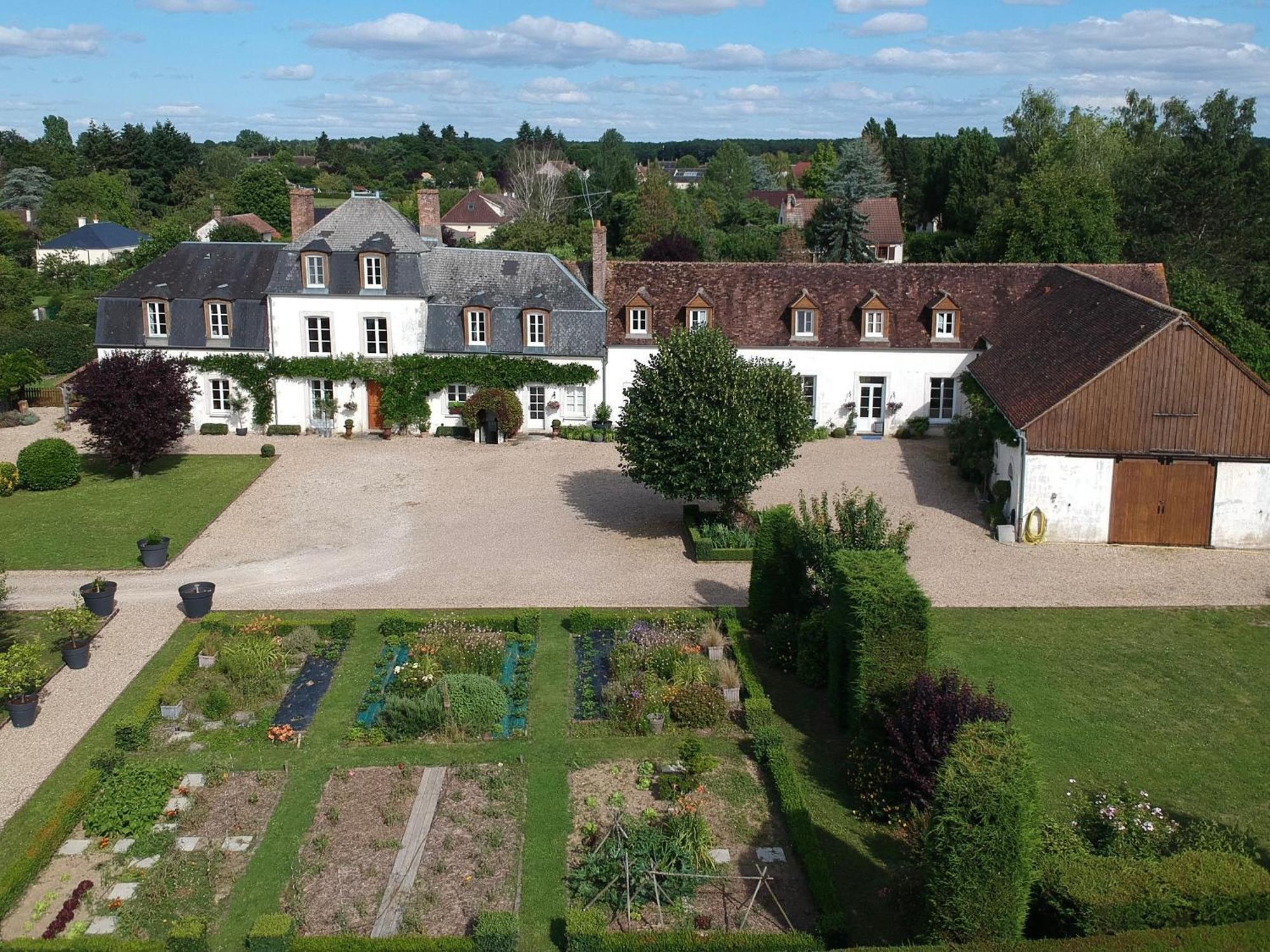 **Suite Familiale Spacieuse Au Coeur De La Foret De Montargis** - Fr-1-590-335 Paucourt Exterior photo